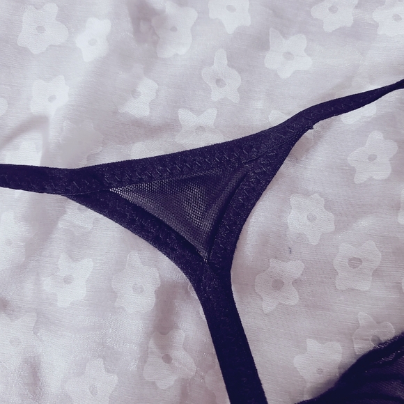 Black Butterfly Low Rise Thöng - Picture 4 of 6